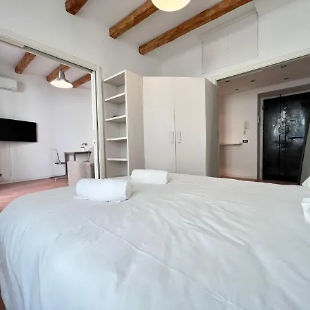 Apartment Kibilu - Via Palazzi - Stazione - Corso Buenos Aires - Shopping Area *